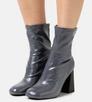 Topshop Gray Brody Retro Vibe Stretch Block Heeled Pull On Boots Size 9.5