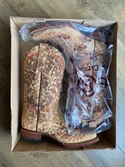 New  Straw Embroidered Boots Sz 10