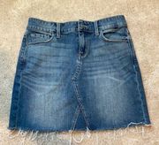 NEVER BEEN WORN- Jean skirt