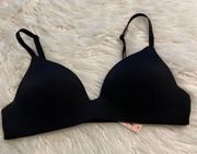 Victoria's Secret Victoria Secret no wire armature bra brand new with tag size 34B color black