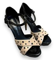 Rock & Republic black beige grommet pumps