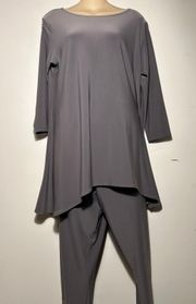 Stylish women's suit. Size 12. $65.