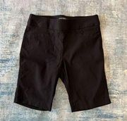 Ellen Tracy Black Bermuda Length Elastic Waist Shorts Small