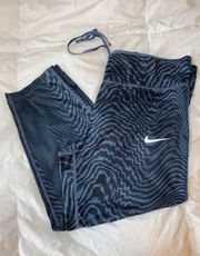 Nike Cropped Leggings