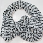 Aèropostale Infinity White & Black Scarf