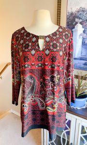 Women's Paisely Patterned Tunic with Gold Broche