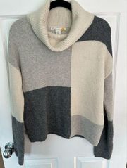 C&C California white gray color-block cowl neck sweater size M