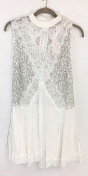 ✨HP✨WOMEN WHITE  FLORAL LACE SLEEVELESS TUNIC✨