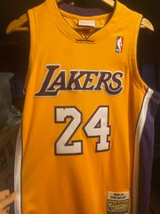 Kobe Bryant Mitchell and ness authentic 2008 hardwood classic size medium brand new with tags 