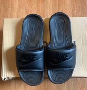 Victori one slide ‘triple black’