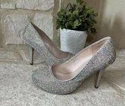 De Blossom collection Robin silver satin sparkling heels sz 7.5