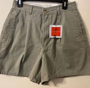 New NWT Gloria Vanderbilt Pleated Olive Green Bermuda Shorts 3-Pocket Size 14