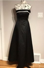 Cathedral Train Satin Formal Evening Prom Gown Strapless  Vintage Y2k