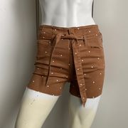Tinsel sz. 27 belted high waisted brown polka dot 3.5” denim shorts