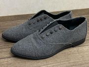 Simply Vera Wang Women’s Size 6 Slip On swallow Gray Shoes Metal studs