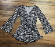 Honey Punch Black & White Bell Sleeve Romper Small