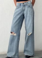 NWT motel rocks Motelrocks Ripped Roomy Extra Wide Low Rise Jean Vintage Blue 24