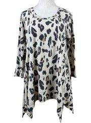 Premise Tunic Top M Leopard Print Shark Bite Hem 3/4‎ Sleeve Scoop Neck