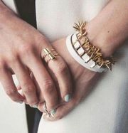 Stella & Dot Leather Remy Wrap Bracelet Buckle Gold Tone Studs White concert