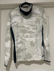 NWT UA ladies long sleeve C39