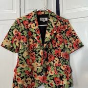 Amazing floral short sleeve blazer.