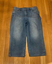 Chico’s womens trouser crop jeans size 2R (12R) .