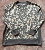 Buckle BKE Women’s Pullover CrewNeck Leopard Animal Print Sweatshirt Size M