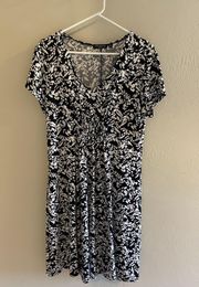 Black and White Patterned Short Sleeve Dress