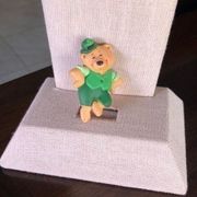 Vintage 1986 Irish Bear Dancing Hallmark Brooch