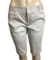 Daisy Fuentes Khaki Capri Size 8 (Preowned)