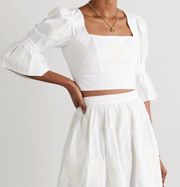 agua bendita violeta cropped white blouse