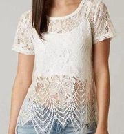 BKE The Buckle Eyelash Lace Scalloped Top Women's Medium