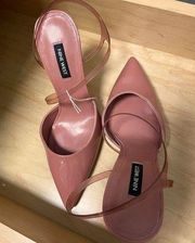 ⁦NWFAMES3 light mauve, dress/casual, M width & closed toe. Patent material.