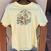 👚Hurley Yellow Short Sleeve Graphic Tee Sz M Excellent Condition!