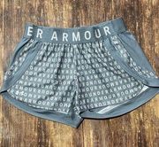 Under Armour  Heat Gear Loose Fit Shorts size MEDIUM