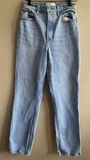 Abercrombie & Fitch Curve Love 90s Straight Ultra High Rise Jean Light Size 27 R