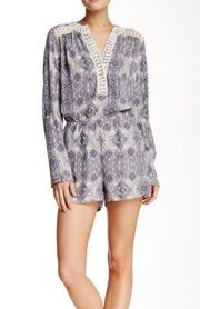 Romeo & Juliet Couture White & Blue Patterned Romper L