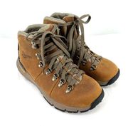 Danner Mountain 600 4.5" Waterproof Hiking Boots Womes Size 8 Brown