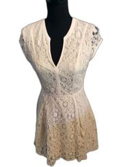 Cream Lace Dress V neck Cap Sleeve Size 6 Lined floral Womens