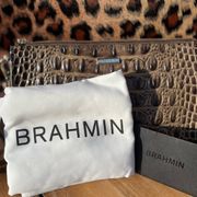 Brahmin daisy coffee melbourne costmetic case clutch wristlet​​​