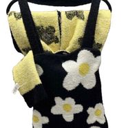 NWT BP Nordstrom Daisy Black and White Chenille Tote Bag and Scarf Set