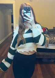 Rue 21 Dark Green And White Cropped Sweater