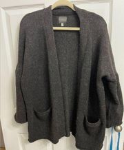 Laju Los Angeles Stitch Fix Bell Sleeve Cardigan Women’s Medium Charcoal Grey