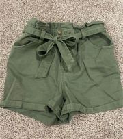 Time and tru green cargo tie shorts