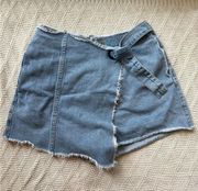 jean skirt style shorts with strap closure and zipper size m women’s