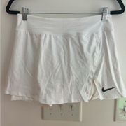 Nike NWT  Slimfit White Tennis Skirt Size Medium!