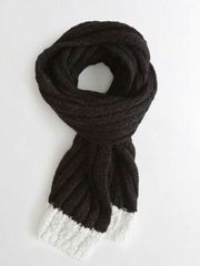 Hollister Black White Shimmery Cable Knit Chunky Ribbed Scarf