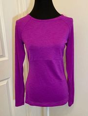 Old Navy Active Go Dry Long Sleeved Top Athletic Shirt Fitted Breathable