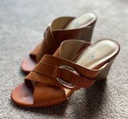 Andrew Geller Birdie Stacked Heel Warm Brown Sandals With Gold Hardware Size 9.5