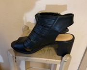 Size 9  Black Sandal